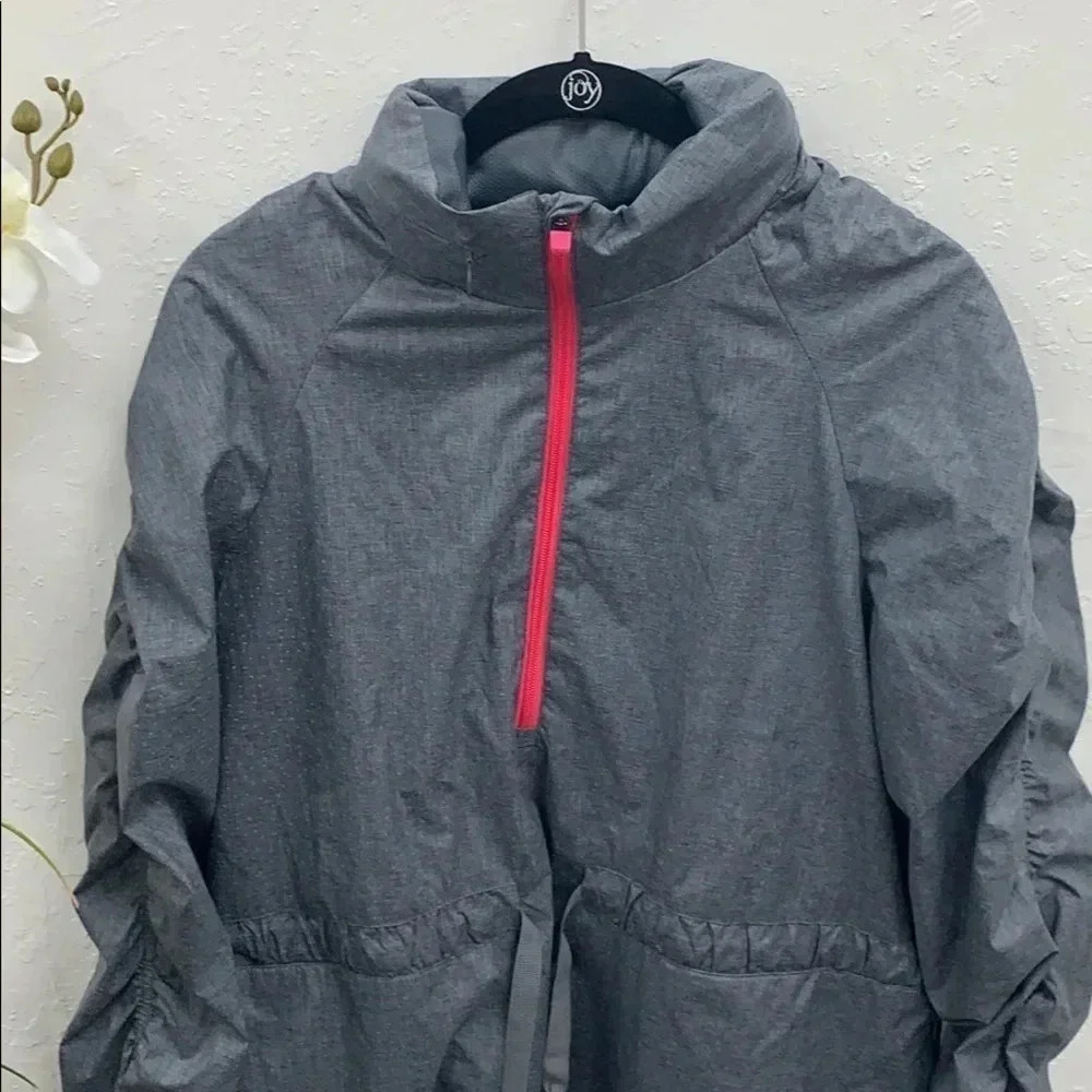 Fabletics Danielle Gray Running Jacket Size Large - image 4